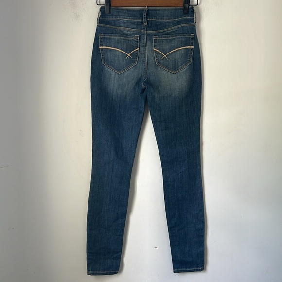 Bullhead Denim and Co Skinniest Ankle Short Juniors Size 1 - Picture 8 of 8